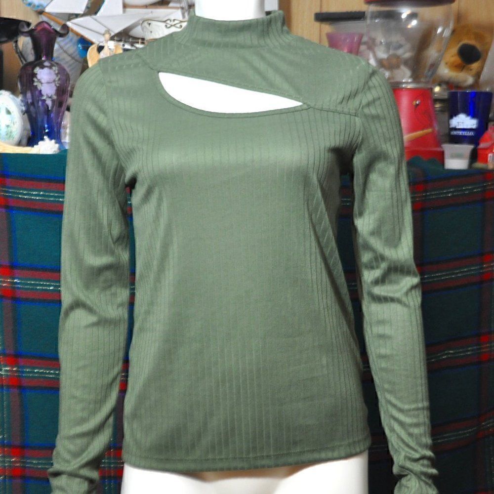 White Birch Mock Neck Turtleneck with Cut Out - New Without Tags